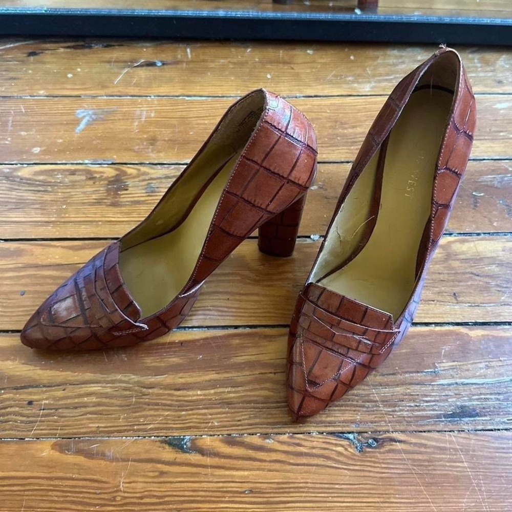 Pointed toe Nine West pumps